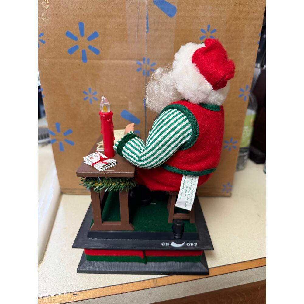 vintage 1993 Holiday Creations musical and illuminated Santa Claus figurine - Picture 4 of 10